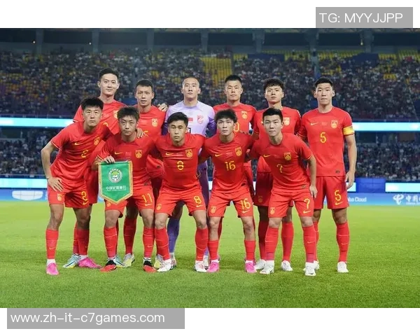 中国足球球星赛场上的选择：他们穿的这些鞋子如何影响比赛表现